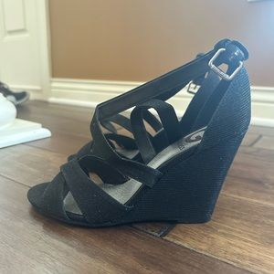 Black Sparkly 4 Inch Guess Heels Wedges